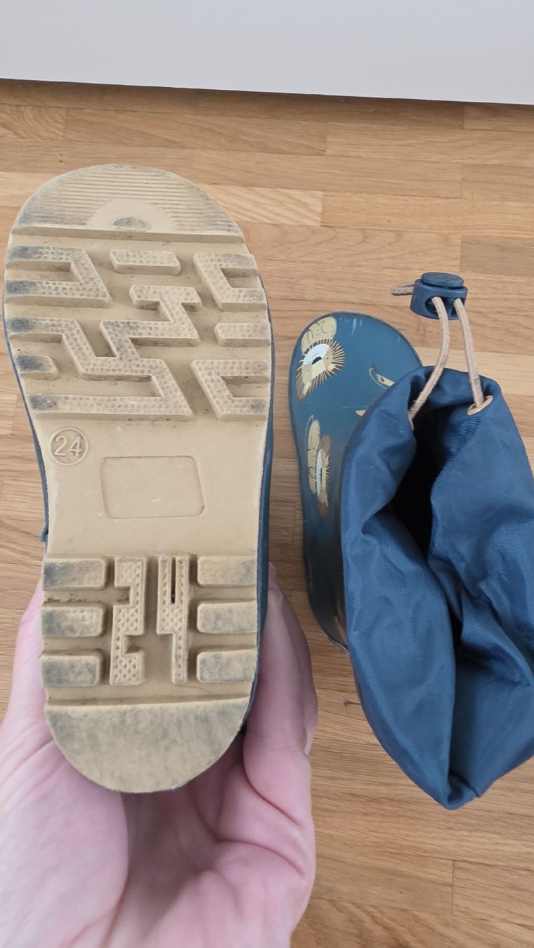 Scarpe per ragazzi: Gummistiefel - Grösse 24 – Usato da Zürich venduto da Judit.M 3