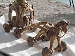 Tempel Wagen Pferd antik Historisch 19th/20th Bronze L21/B14