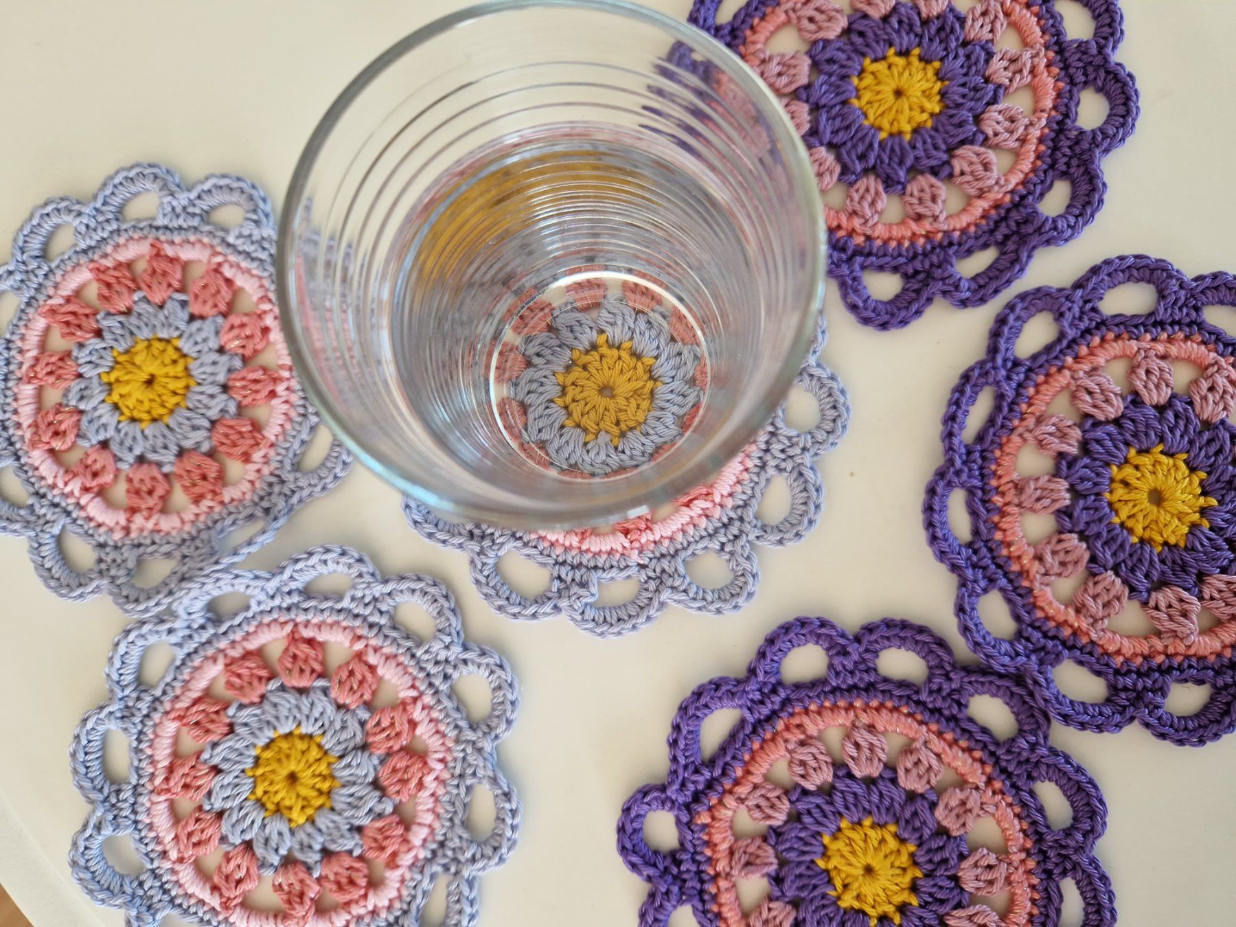 Tutte le decorazioni: Handgemachte Untersetzer Coaster Glas Tasse Blume Deko – Nuovo (secondo la descrizione) da Neuhausen am Rheinfall venduto da Alchimista 4