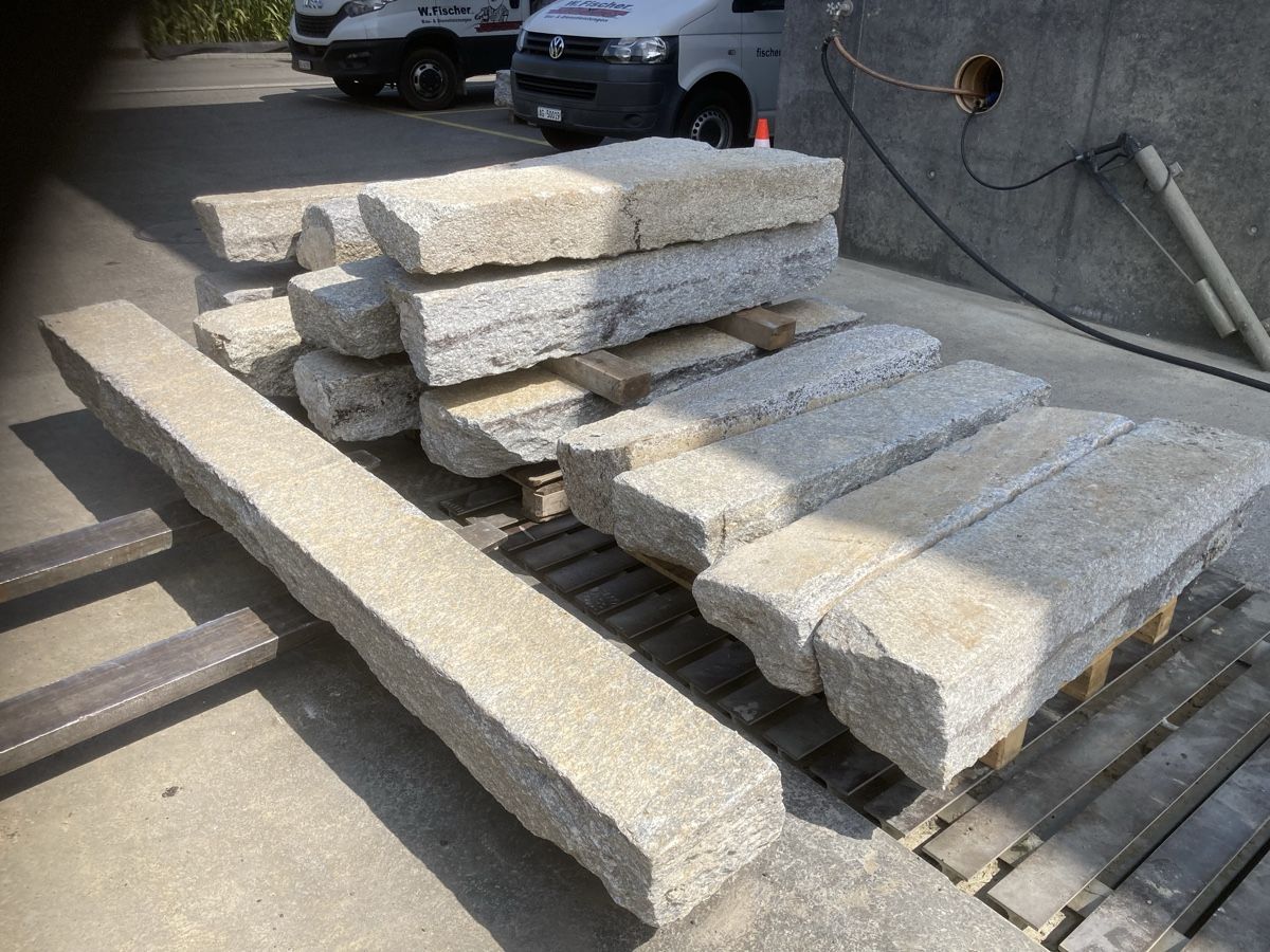 Steine & Dachziegeln: Granit Randsteine Einfassung etz  – Gebraucht aus Uerkheim von Dealer-4813