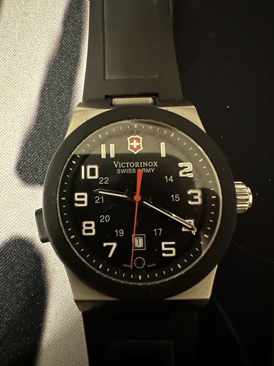 Victorinox Uhren: Victorinox Uhr – Defekt aus Visp von locosshop 1