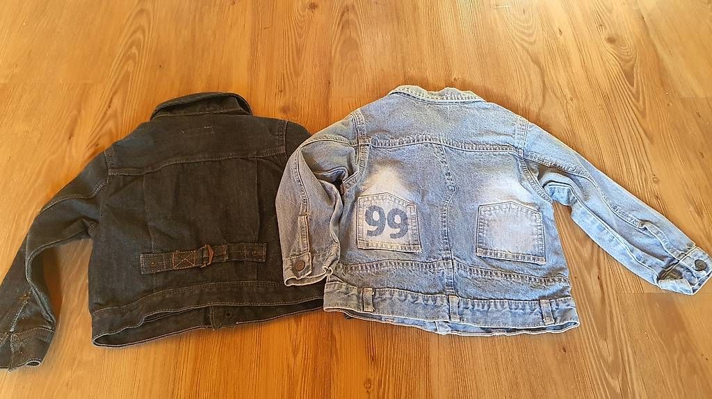 Jacken & Mäntel: 2 jeansjacken in 98 +104 – Gebraucht aus Flawil von minggeli83