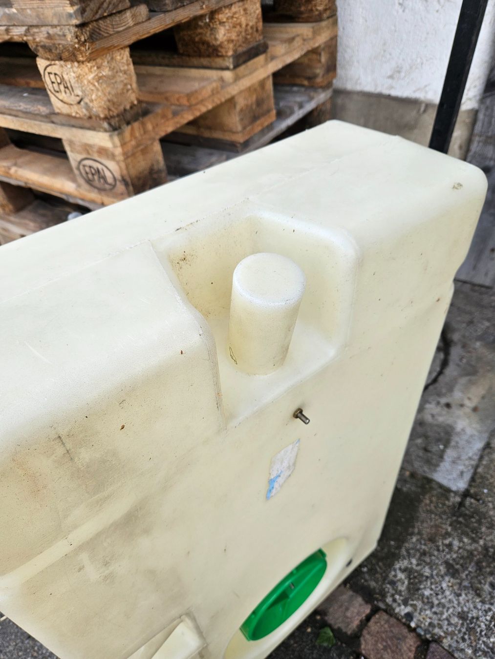 Camping Fahrzeuge: Wassertank Kunststofftank Wohnmobile Wohnwagen 100 L – Gebraucht aus Niederrohrdorf von peeetiii 1