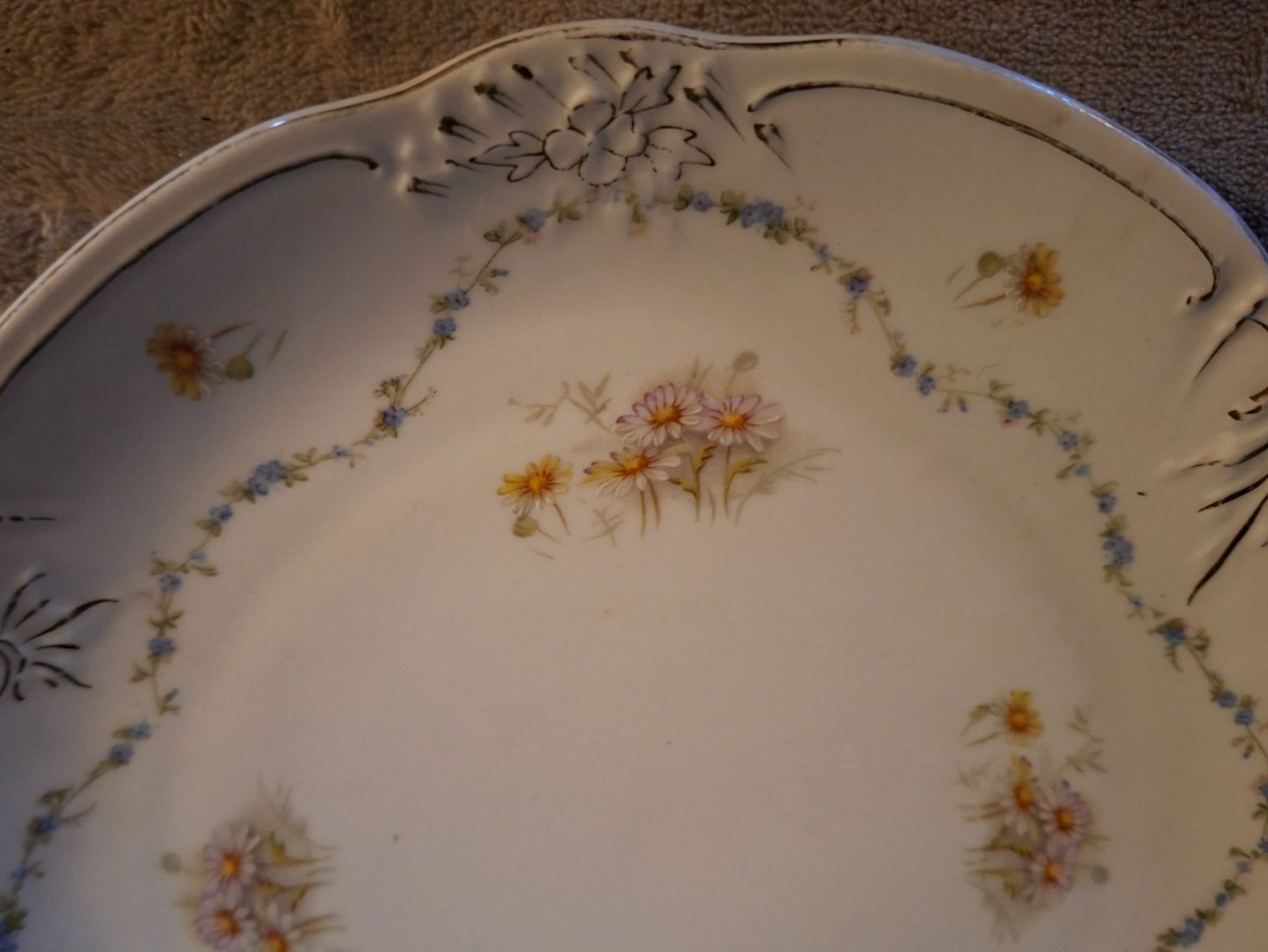 Piatti di portata: Hübsche antike Servierplatte mit Blumenmuster, Vintage-Stil – Usato da Otelfingen venduto da silver-moon 1