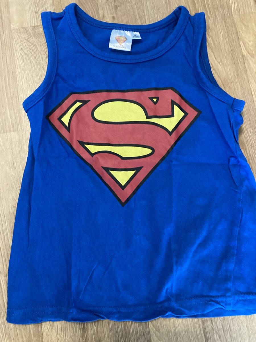 Hemden, T-Shirts & Polos: Superman Sommer Top Gr. 116 – Gebraucht aus Emmenbrücke von JJ_89