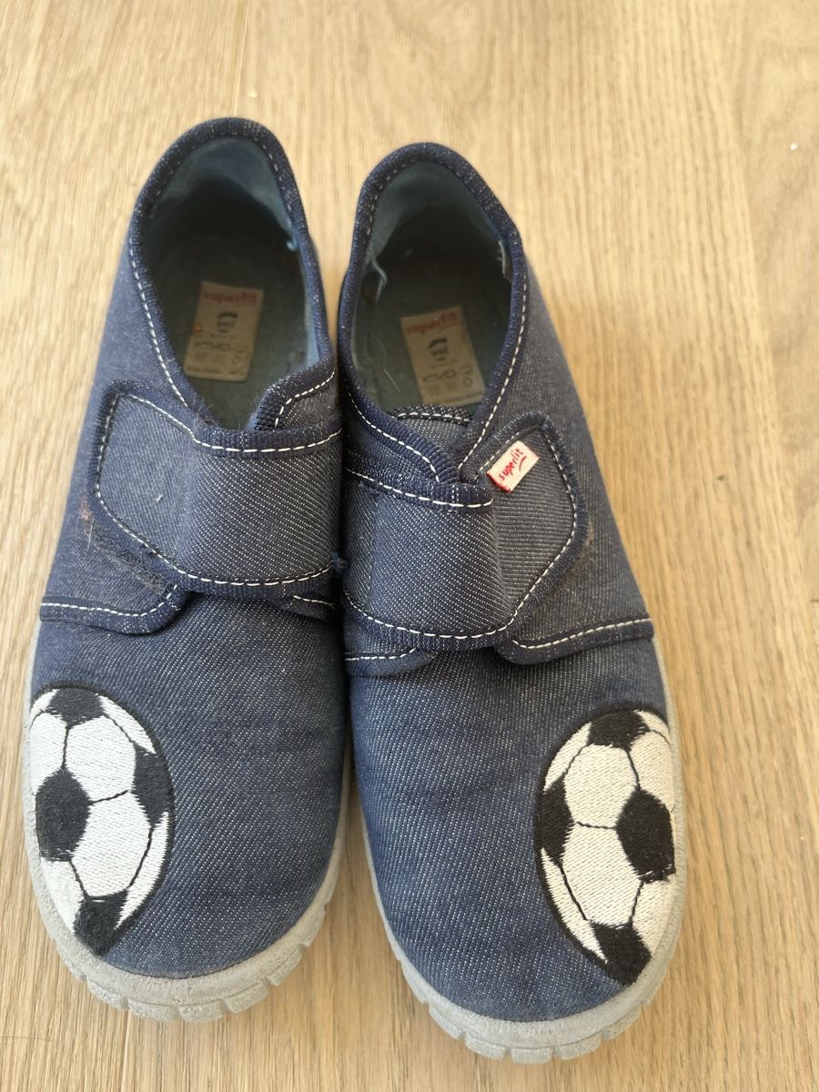 Superfit Scarpe da uomo: Hausschuhe Kind Superfit – Usato da Wetzikon ZH venduto da joc_p8jn 1