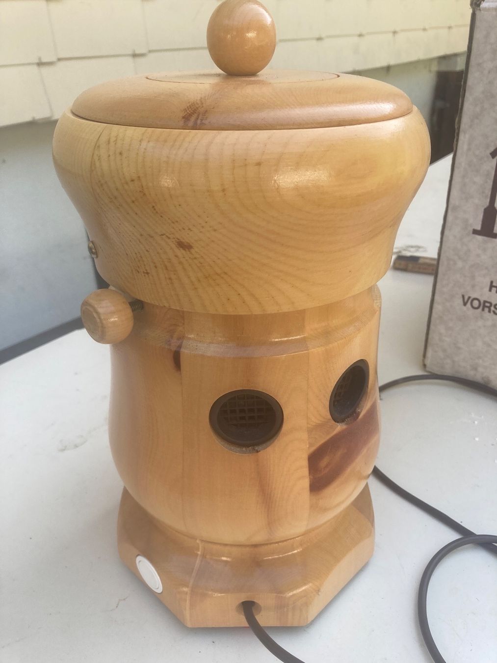 Küchengeräte: Getreidemühle vom Osttirol. – Gebraucht aus Rüttenen von  7