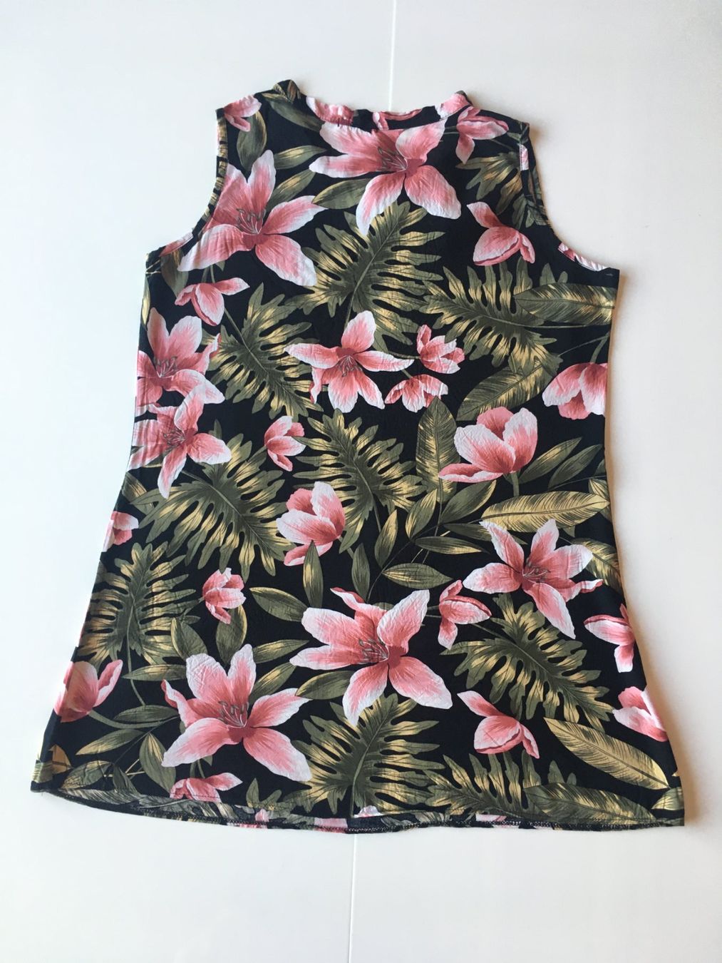 Vestiti: Robe d'été à motifs Lys - M – Usato da Troinex venduto da Irisglo 3