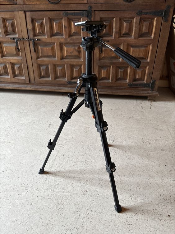 Velbon Treppiedi & Teste: Velbon mini-F Tripod, sturdy and compact – Usato da Davos Platz venduto da jbarcik