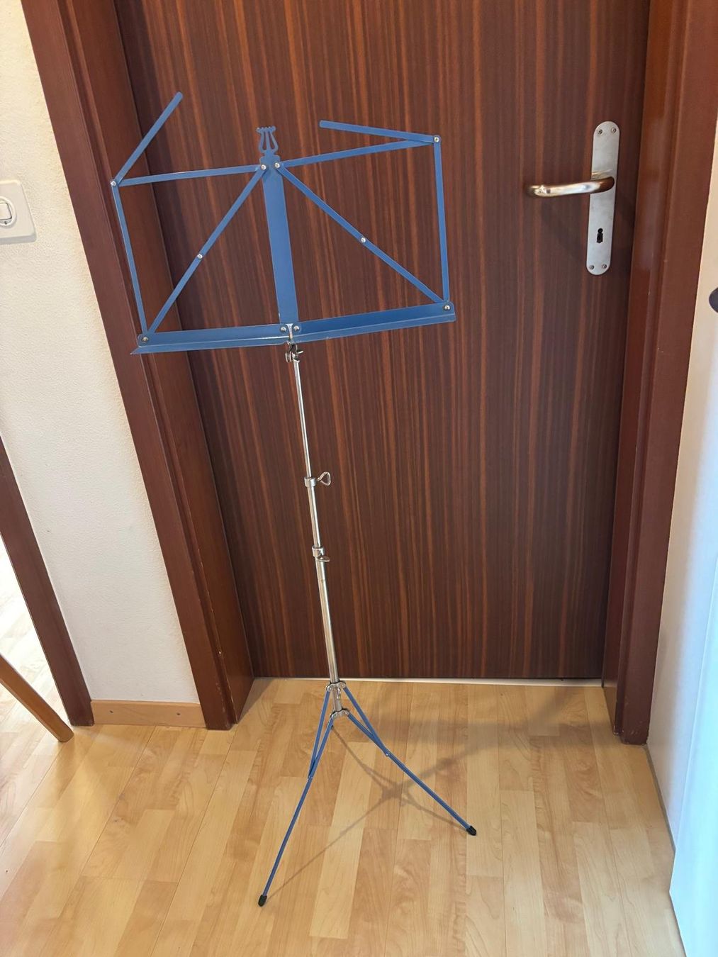 Supports pour instruments & partitions: Notenständer – D'occasion à Zug par NorgeNorgeNorge