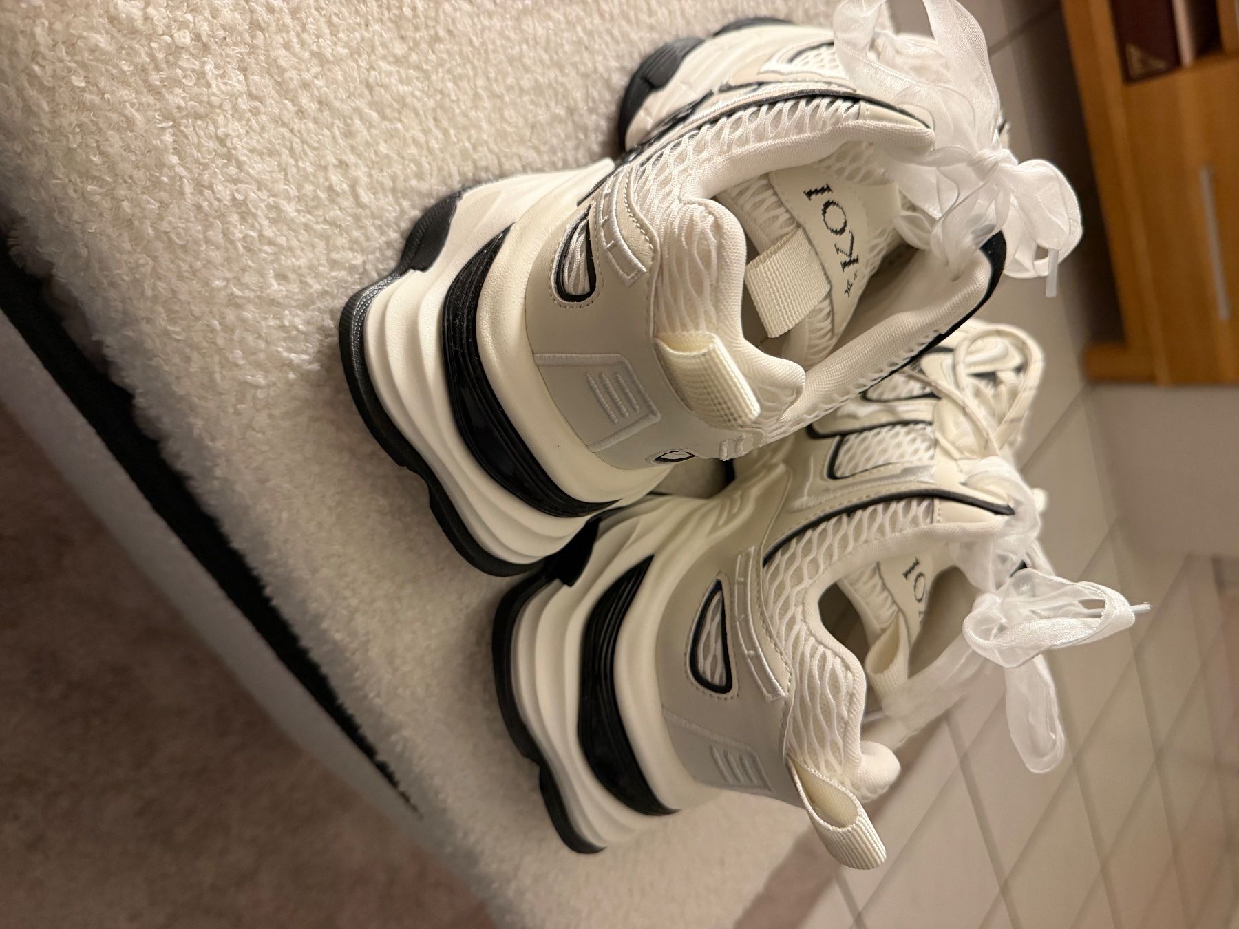 Chaussures femmes: KOI Sneakers – Neuf (Voir description) à Baar par Helena.29 3