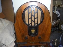 Antikes Radio (Philips ) ca. 1935