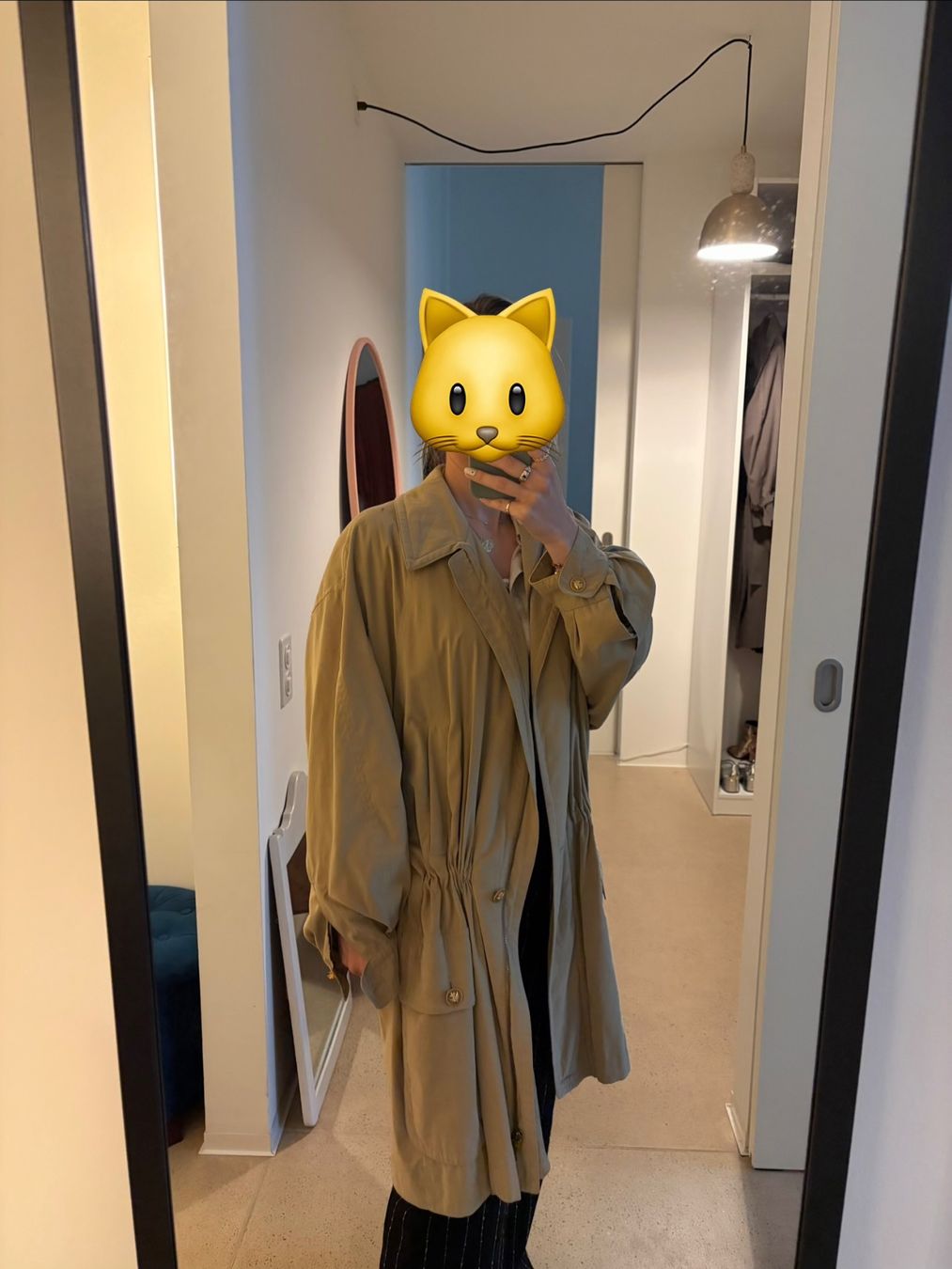 Cappotti: Vintage JOBIS Trench Coat – Usato da Zürich venduto da alg_qd2y 1