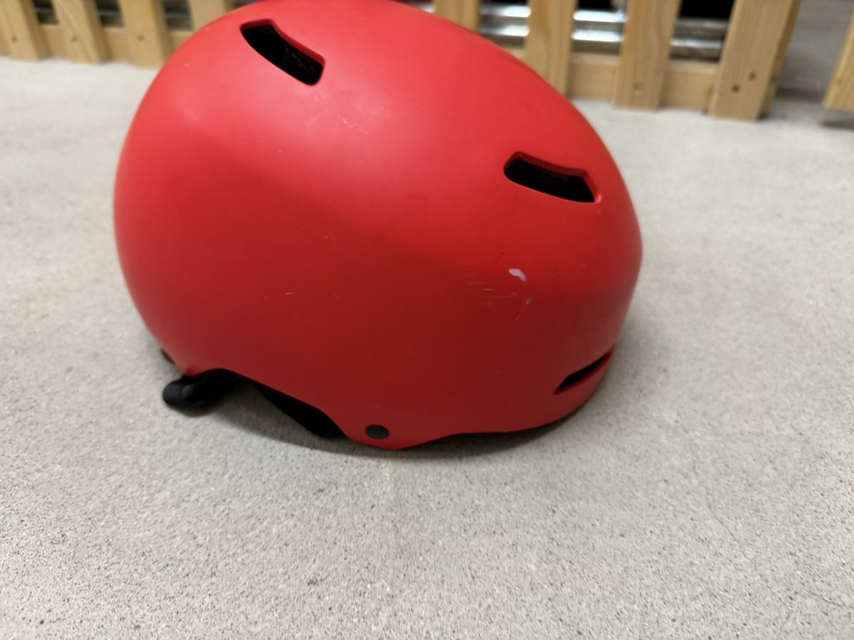 Giro Caschi: Fahrradhelm Giro rot Kinder – Usato da Zürich venduto da fed_5dcy 1