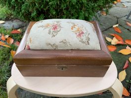 schöne alte Vintage Nähschatulle