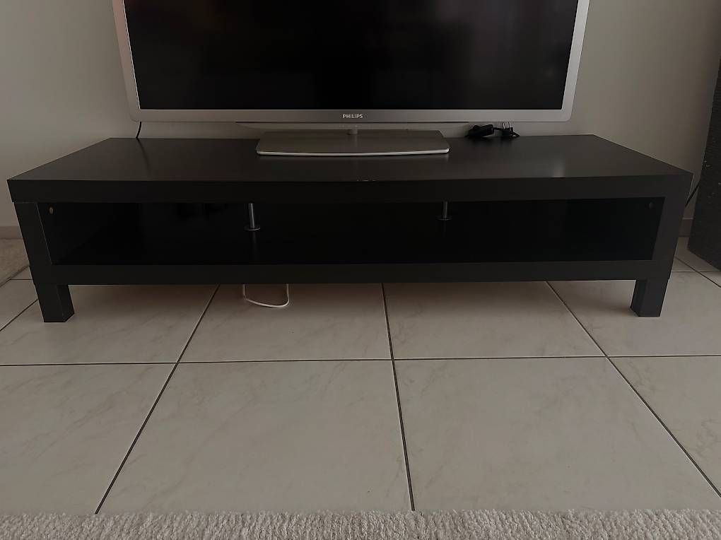 Mobili TV: Modernes Wohnzimmer Set in Holzoptik – Usato da Stäfa venduto da den_5qnz 2