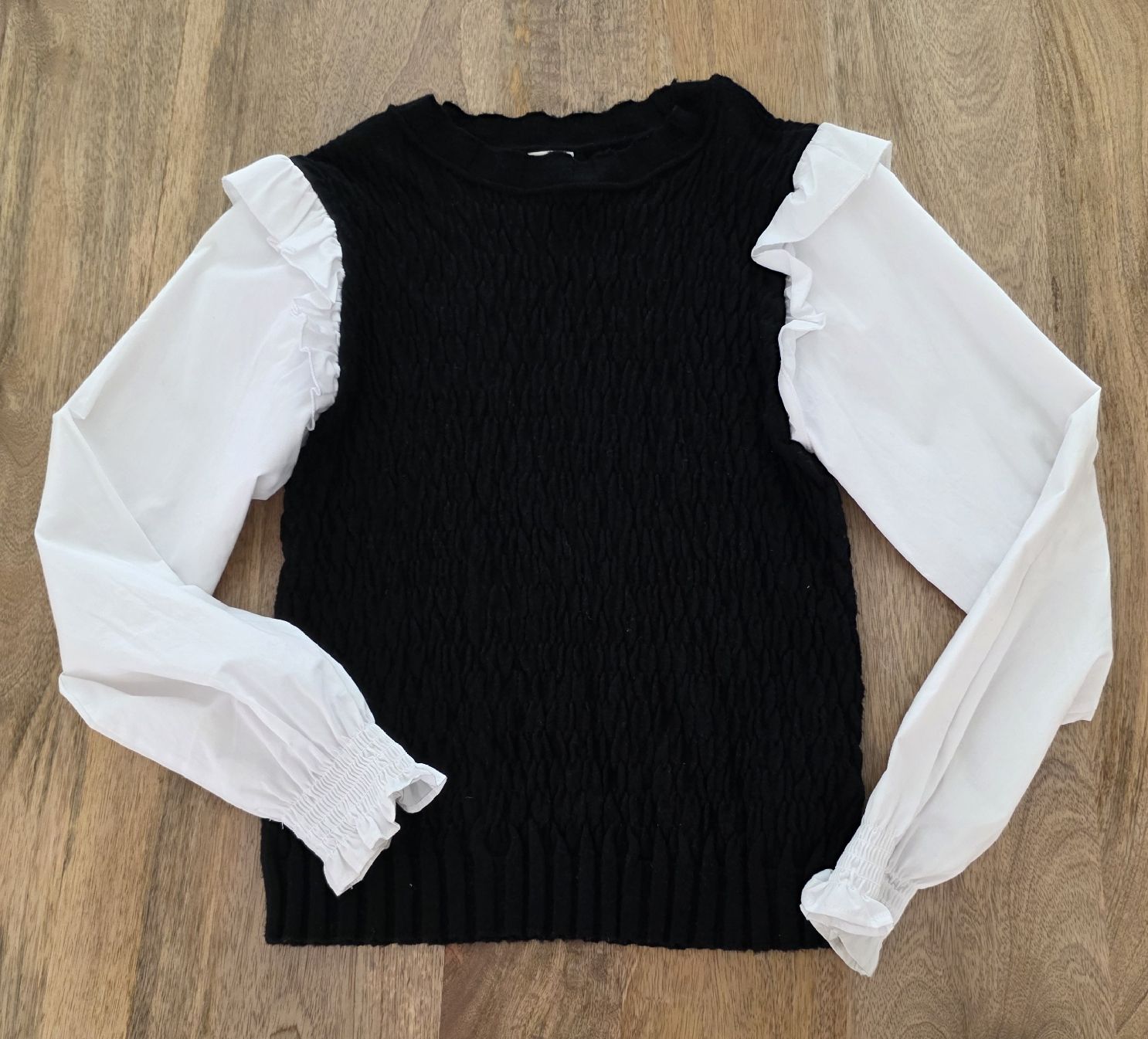 Maglioni & Felpe: Damen Pullover schwarz weiss Grösse 36/ 38 – Usato da Rheinsulz venduto da Gilea 5