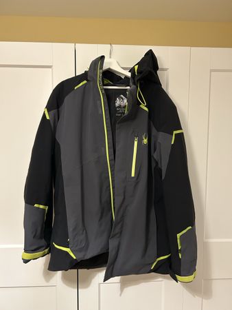 Dunkelgraue/ Neon Ski- und Snowboardjacke von Spyder