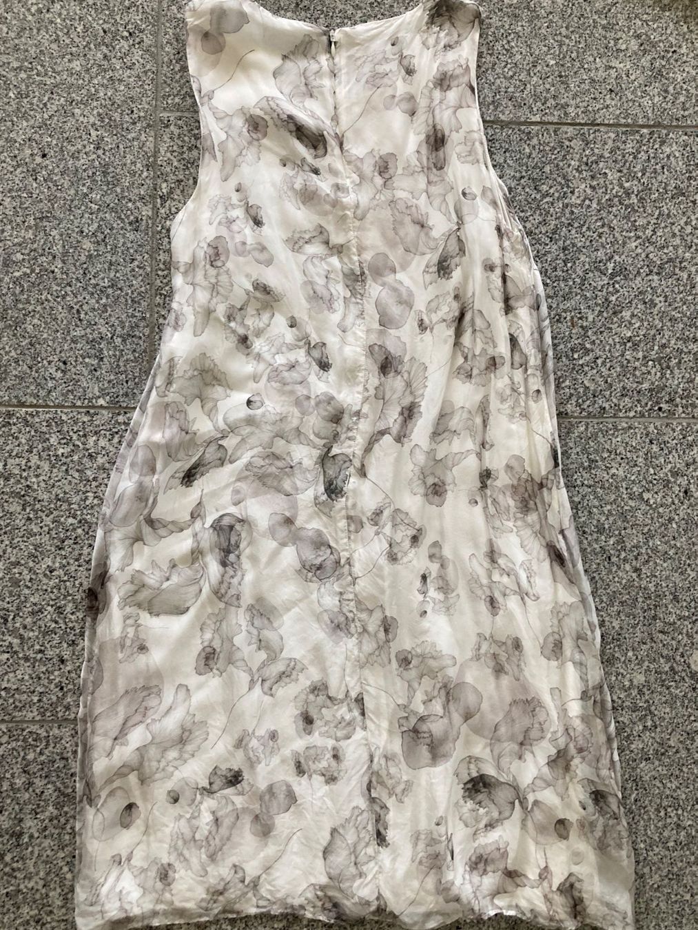 Nile Kleider: Kleid Nile Collection Gr S, neuwertig – Gebraucht aus Eschenbach SG von verbascum 4
