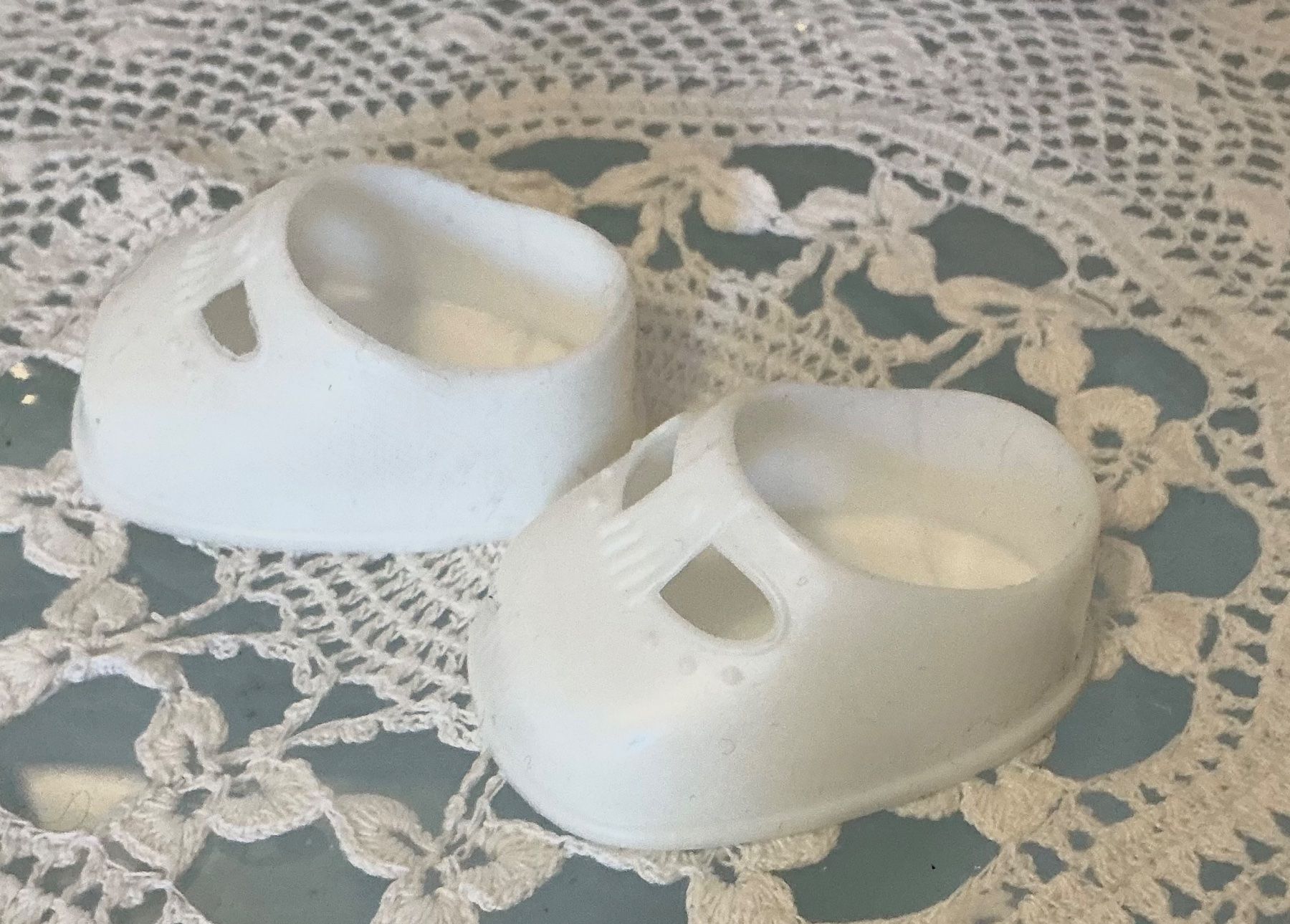 Giocattoli: ÄLTERE UNBESPIELTE PUPPENSCHUHE – Usato da Zell LU venduto da Silvermemory 2
