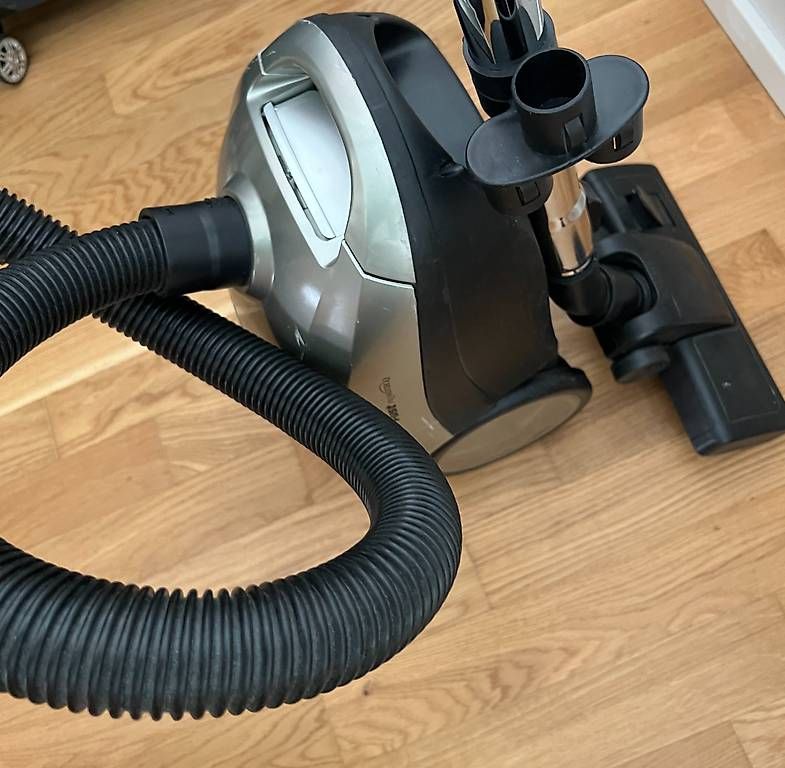 Aspirapolveri & Accessori: Staubsauger – Usato da Basel venduto da arm_c92x 3