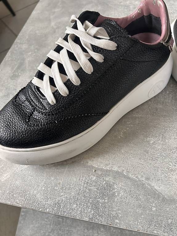 Damenschuhe: Sneakers Armani Exchange Donna  Nero e Oro Rosa   – Gebraucht aus S. Vittore von mar_qdm8