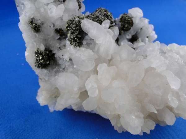 Mineralien & Heilsteine: Calcit (UV-Pink) mit Sulphiden – Gebraucht aus Schinznach Bad von Demerald 4