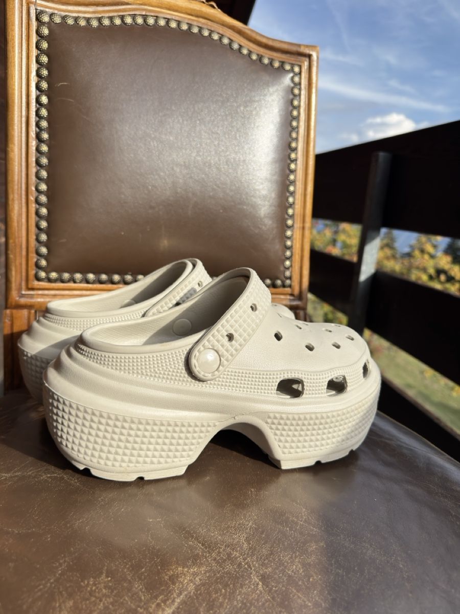 Scarpe da uomo: Crocs Platform Clogs Beige Like New Condition – Nuovo (secondo la descrizione) da Sion venduto da sof_97f5 2