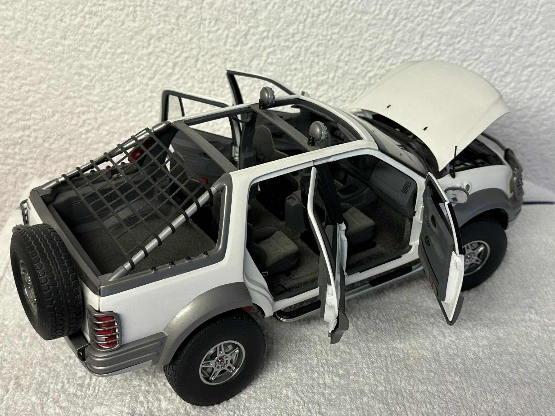 Autoart Modellautos: Ford Expedition Himalaya 1:18 Autoart – Neu (gemäss Beschreibung) aus Ried-Brig von V8_Andy 3