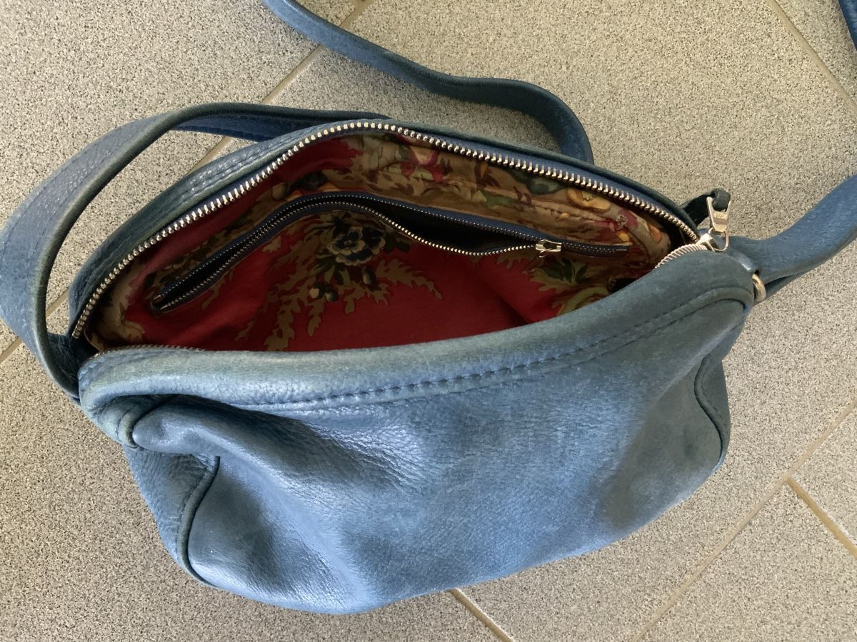 Fiona Losinger Borse da donna: Pochette von Fiona Losinger – Usato da Bern venduto da surfboard 3