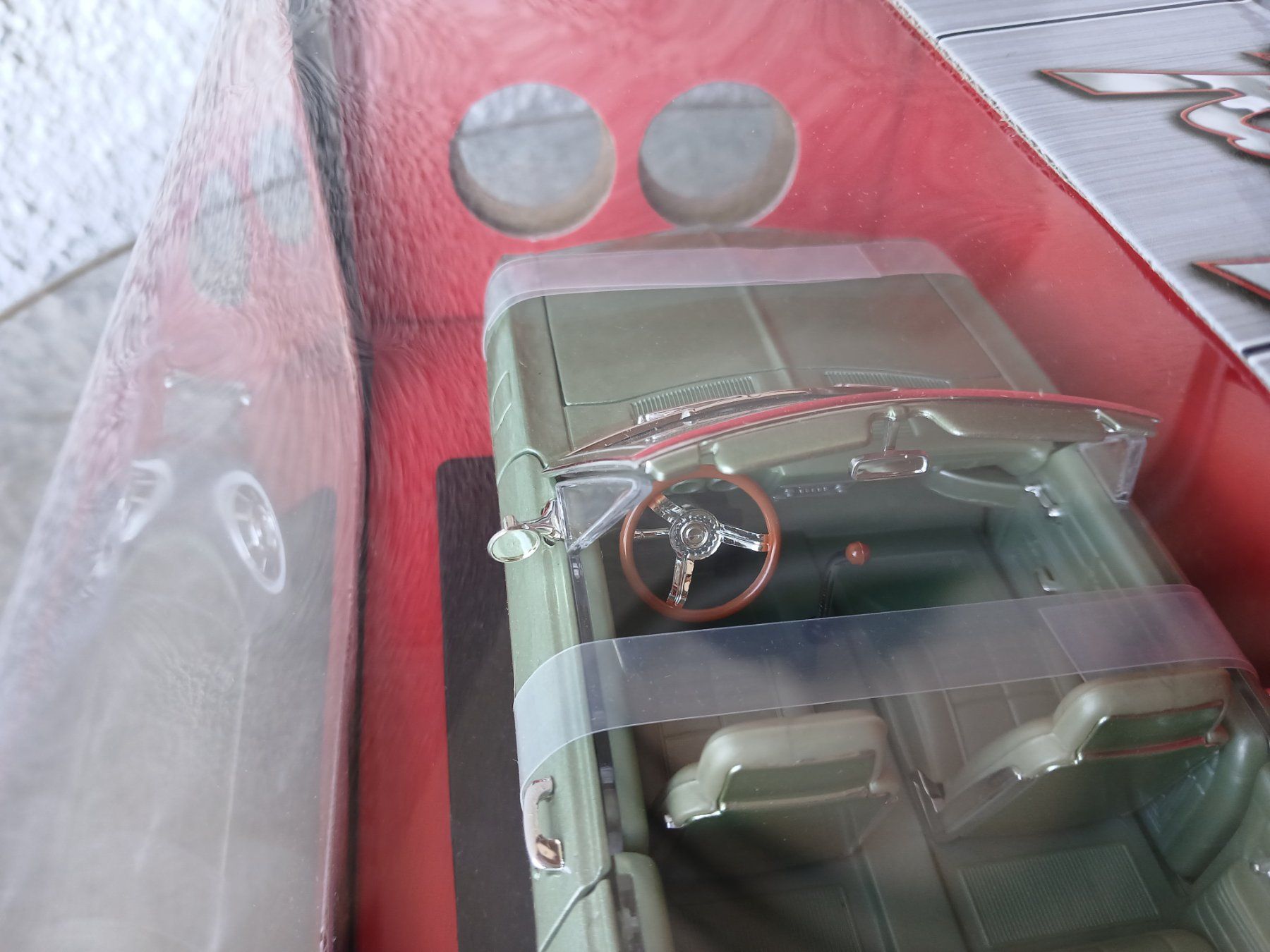 Chevrolet Modellautos: Chevrolet Corvair Monza Convertible green – Neu und originalverpackt aus Pfyn von Wildwilli 4