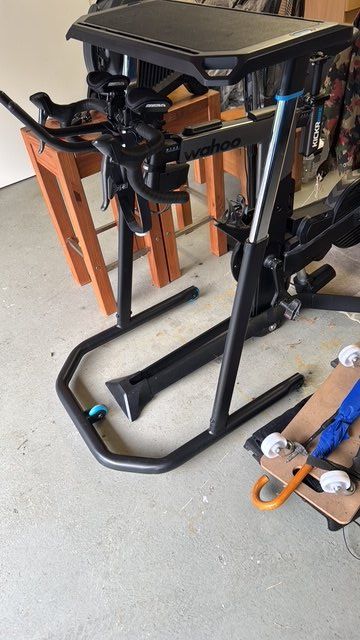 Pezzi di ricambio: Wahoo Cycling Desk V2 – Usato da Masein venduto da caviezel-motorsport 1