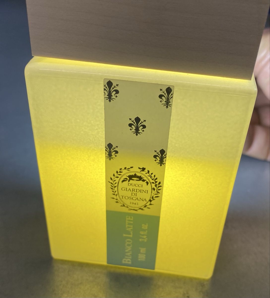 Profumi & Eau de Toilette: Giardini di Toscana Bianco Latte  – Usato da Corseaux venduto da atchoum66 2