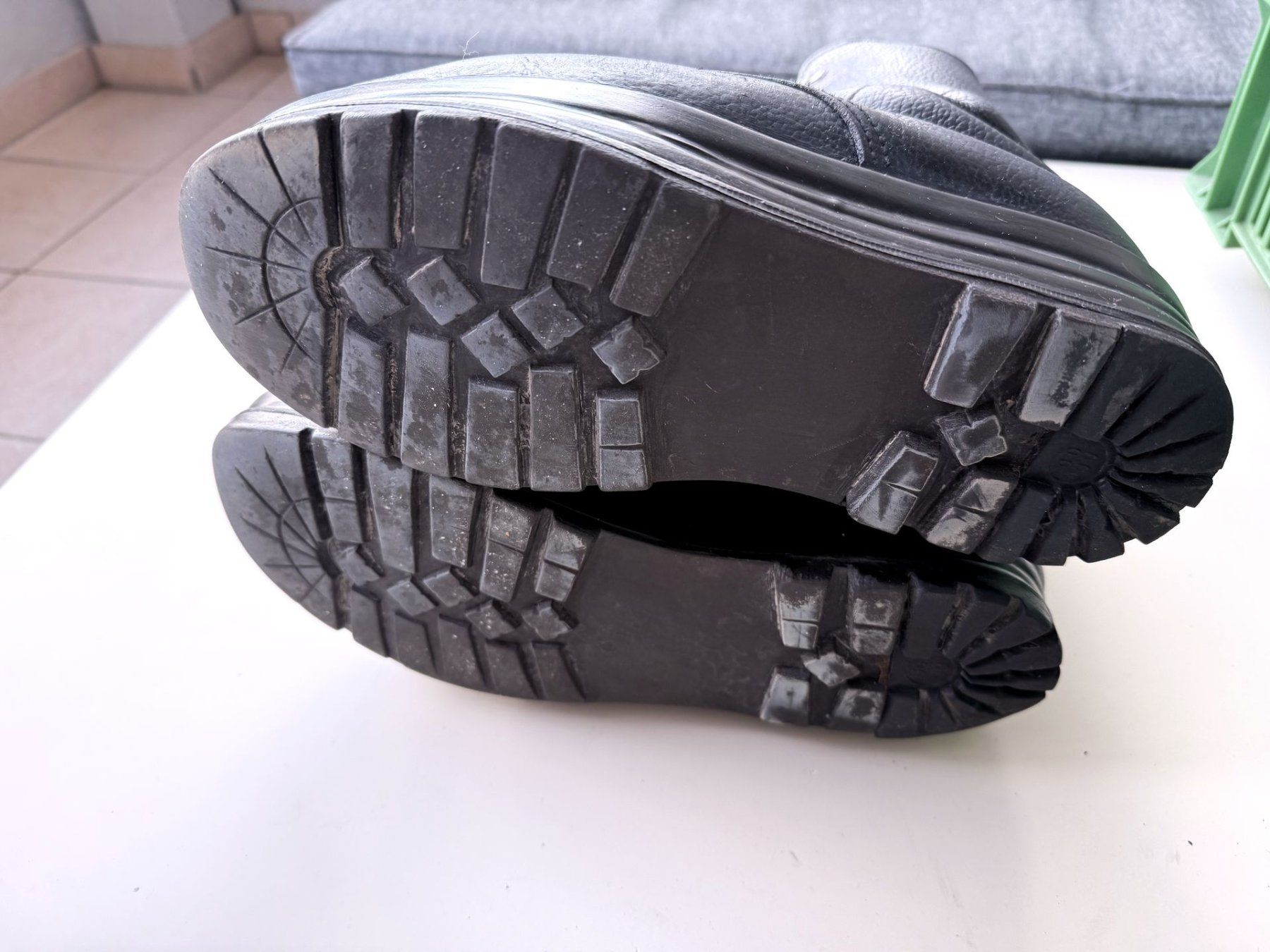 Schweizer Armee Herrenschuhe: Schweizer Armee Kampfstiefel MINERVA, Echtleder, Schwarz – Gebraucht aus Nottwil von rattkatz 3