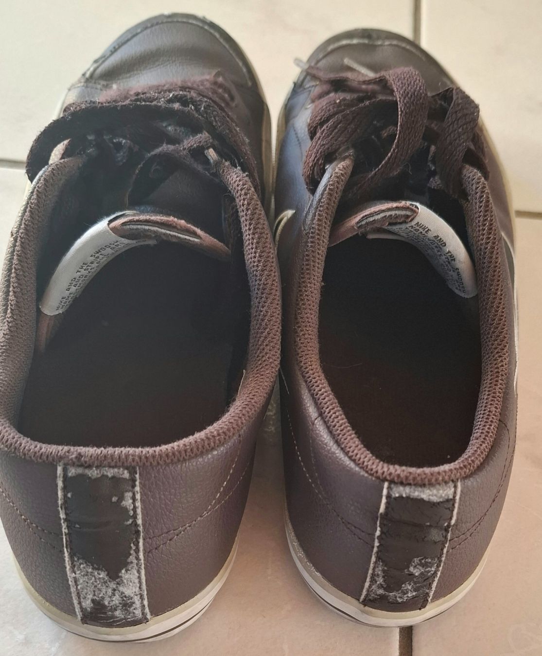 Nike Scarpe da uomo: Nike !!! Leder Herren Sneakers Gr. 44. – Usato da Rotkreuz venduto da keerthdi 3