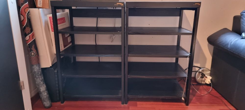 Target Audio Rack zu verkaufen (erstes Rack links) (Gebraucht) in ...