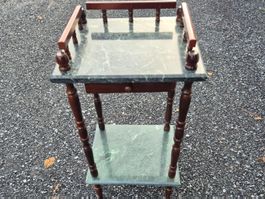 Petit meuble ancien avec plateaux en marbre