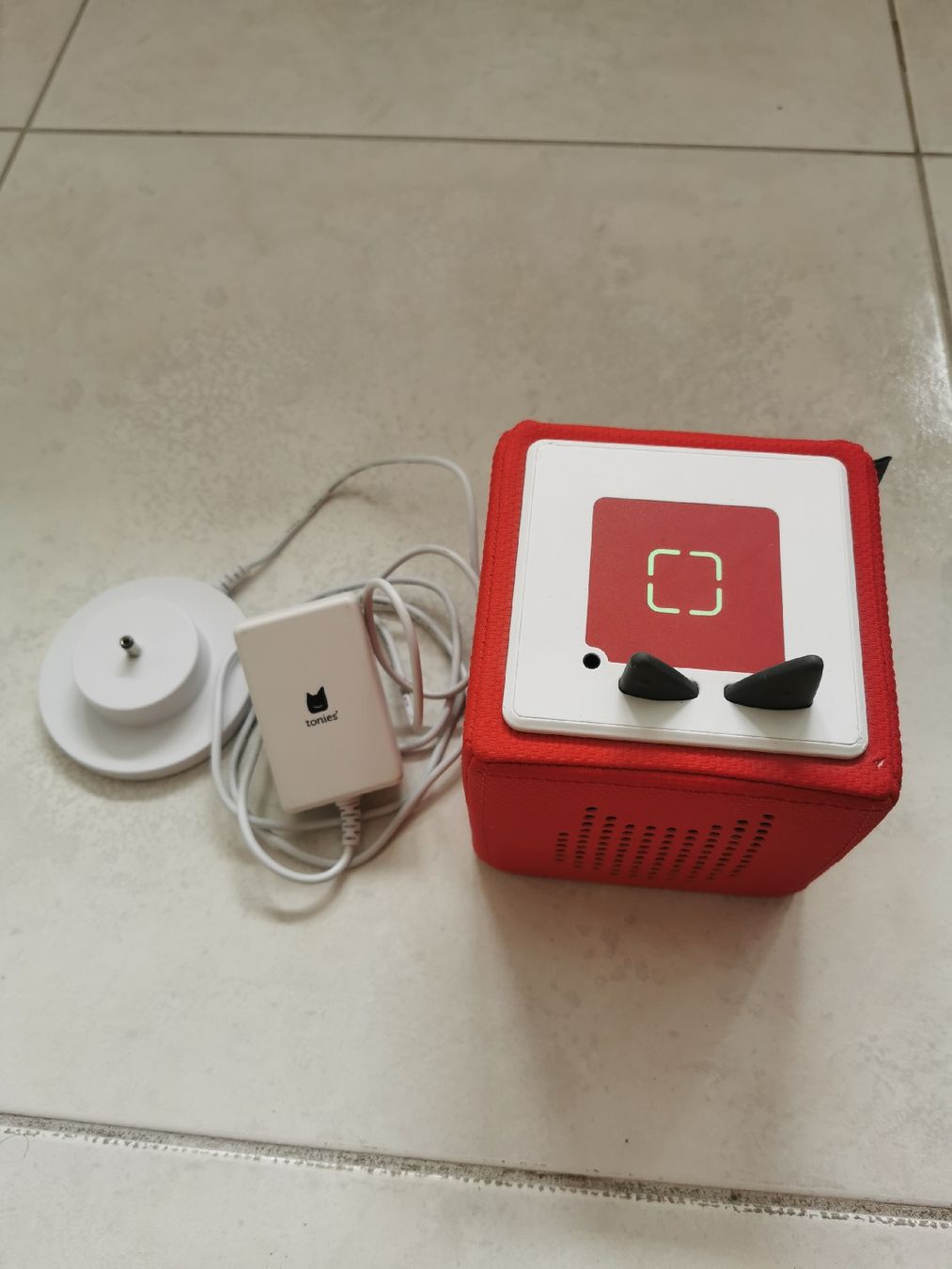 Tonies Giocattoli: Rote Toniebox mit Ladestation – Usato da Brunnen venduto da JJaime 1