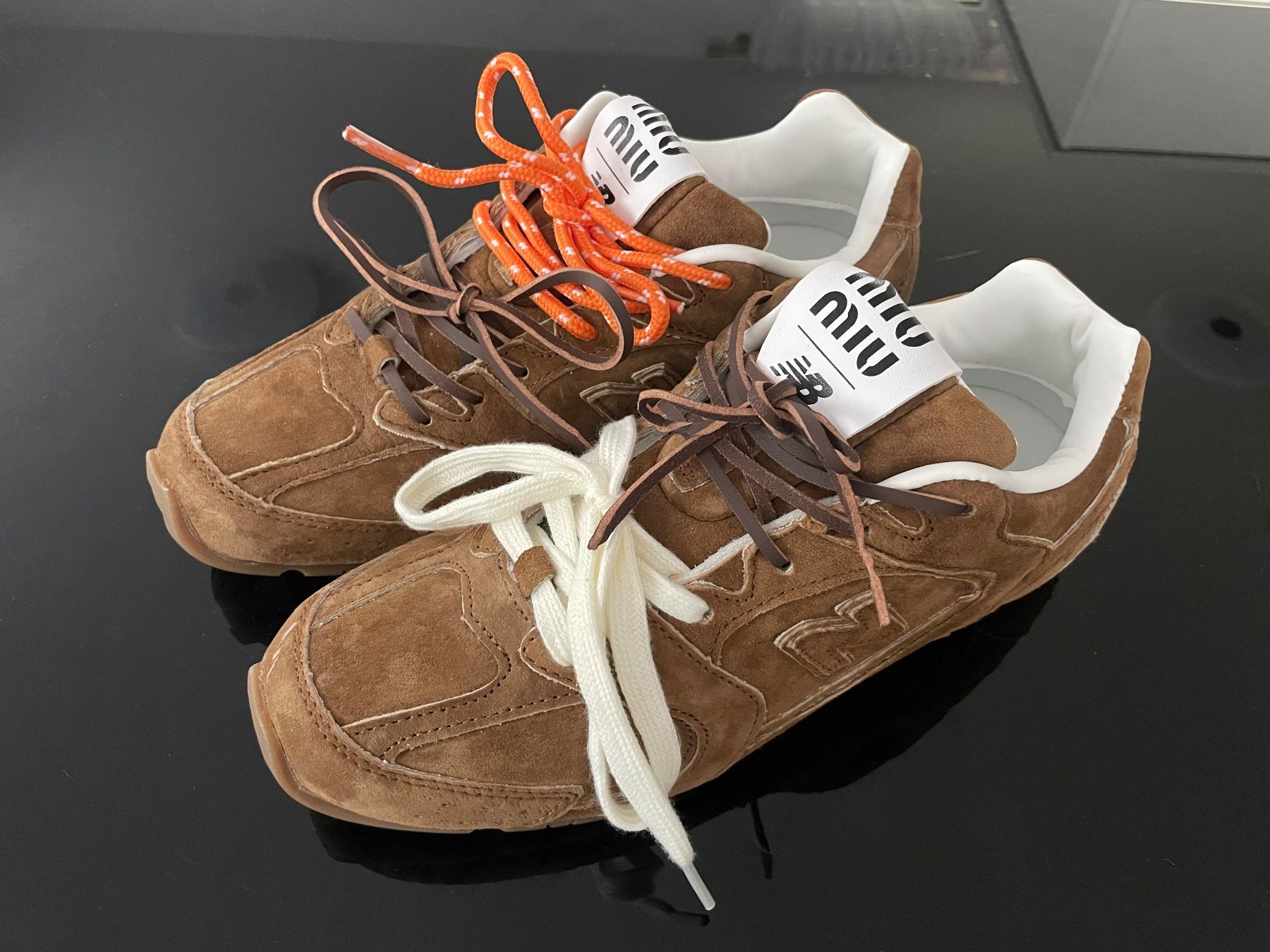 Scarpe da uomo: Miu Miu & NB Sneakers – Nuovo (secondo la descrizione) da Wattwil venduto da BL0NDA