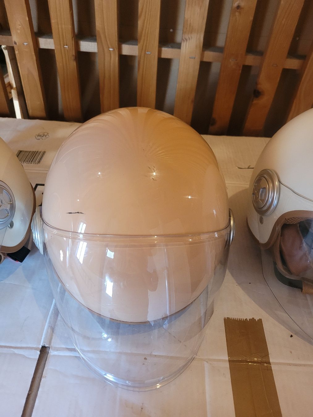 Helme & Visiere: Motorradhelm beige mit Visier Kinder – Gebraucht aus Zürich von Eli-Geld
