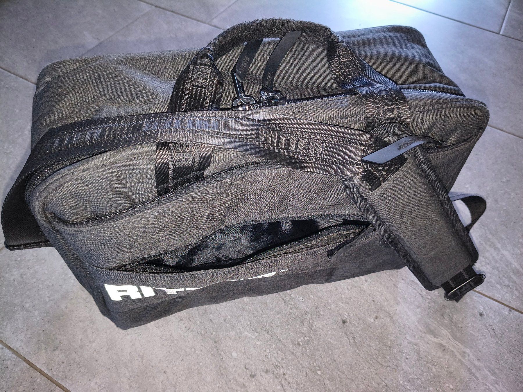 Borse: Sac ordinateur portable – Usato da Aire-la-Ville venduto da CDA 1