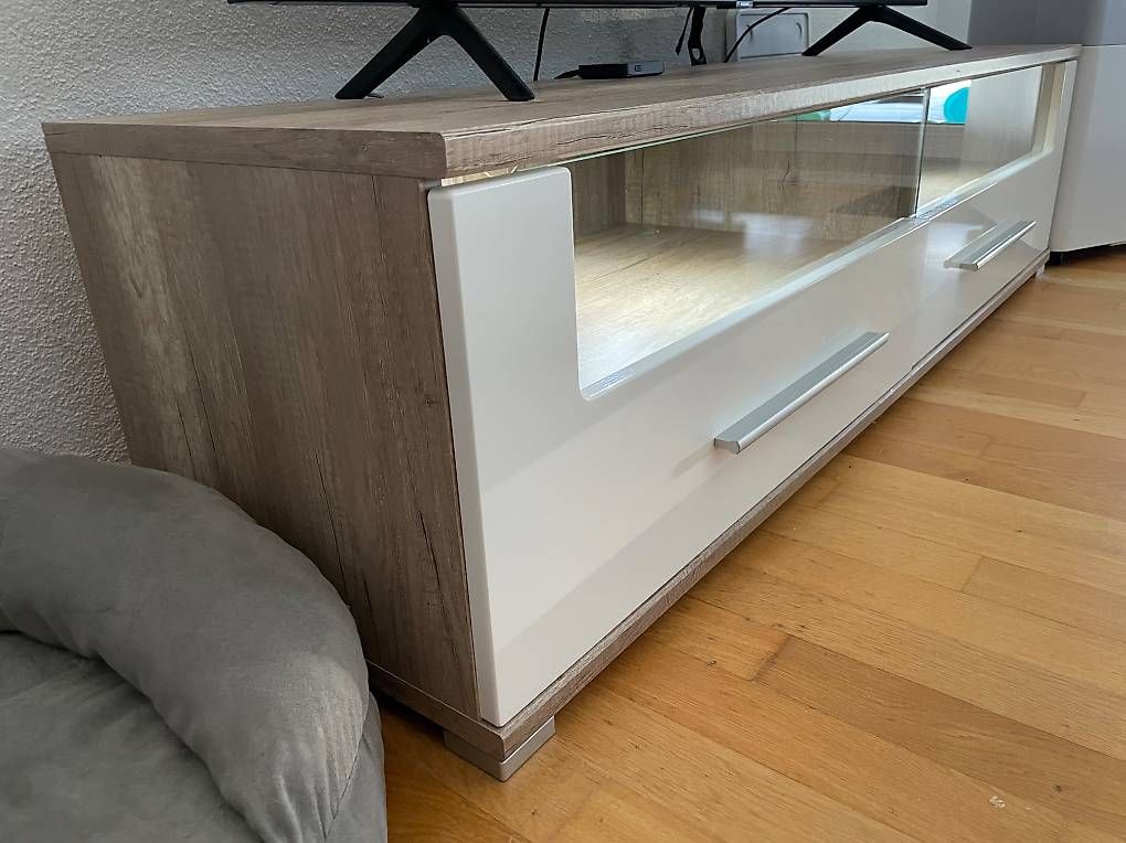 Mobili TV: TV Schrank mit Beleuchtung – Usato da Buchs SG venduto da nru_96yd 4