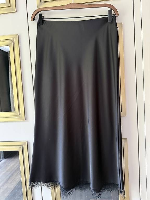 Zara Gonne: Zara Satin Rock neu – Usato da Wädenswil venduto da Cocomagi 3