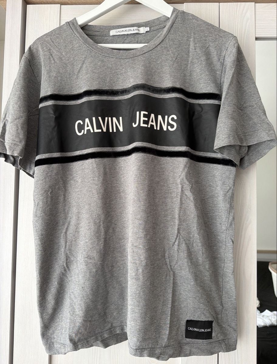 Calvin Klein T-Shirts: T-shirt Calvin Klein Jeans  – Gebraucht aus Sirnach von D.SecondChance