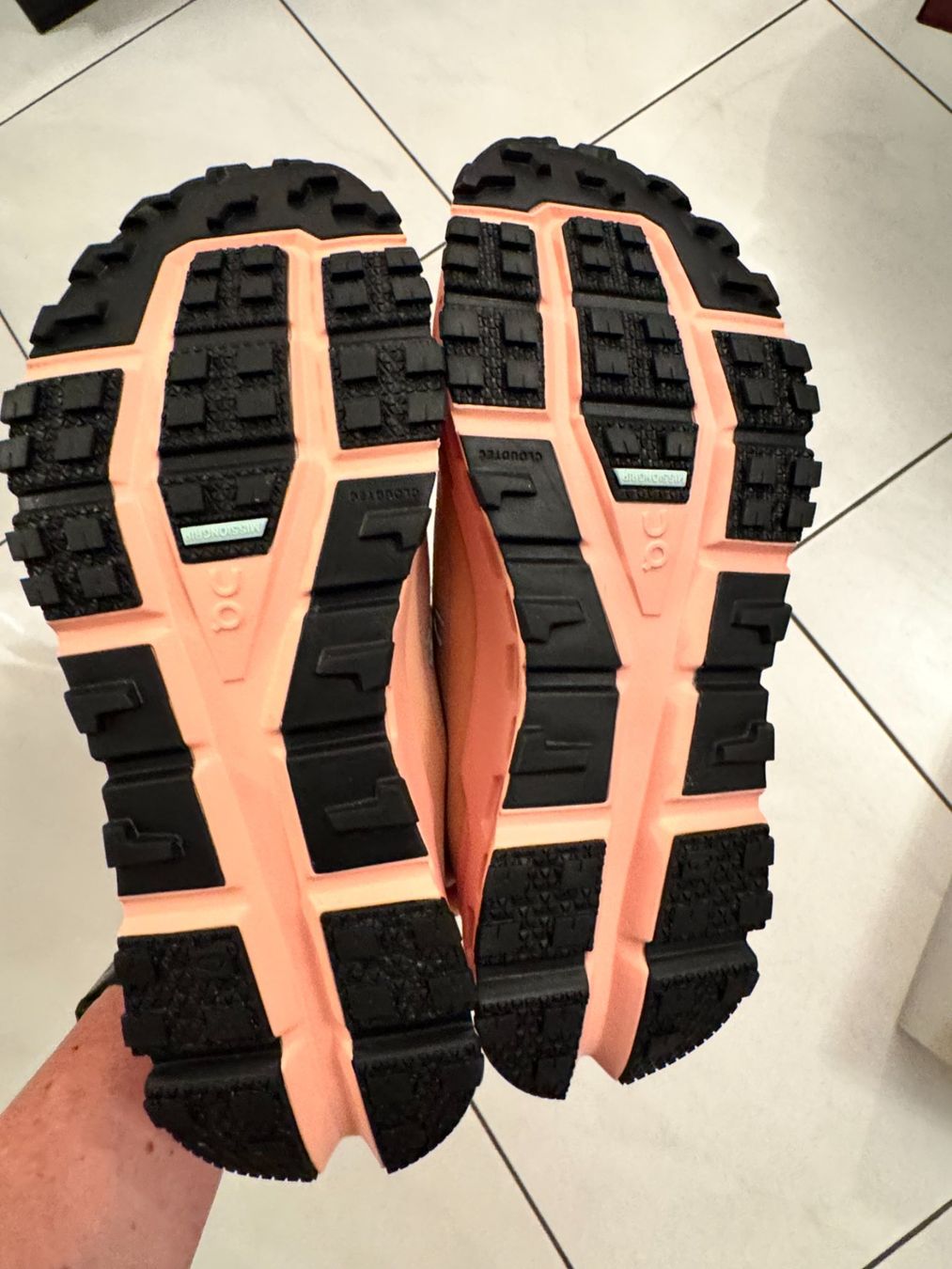 On Damenschuhe: NEU: ON CLOUD ULTRA Gr. 40.5 (USW 9) – Neu und originalverpackt aus Maienfeld von Fashion_2009 7