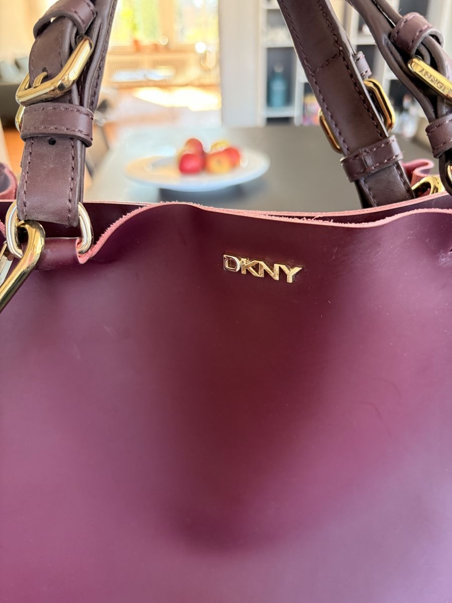 Borse da donna: DKNY Handtasche, bordeauxrot, neuwertig – Nuovo (secondo la descrizione) da Bern venduto da ann_58qs 2