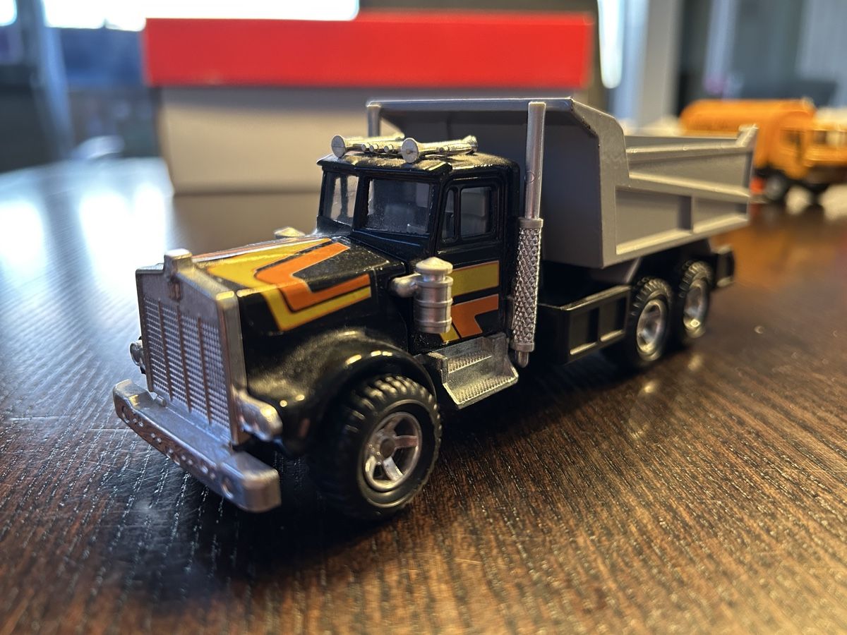 Modellautos: Kenworth Truck Modell – Gebraucht aus Islisberg von Nawi2000