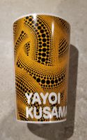 Becher Yayoi Kusama, Trinkbecher zur Ausstellung in Basel