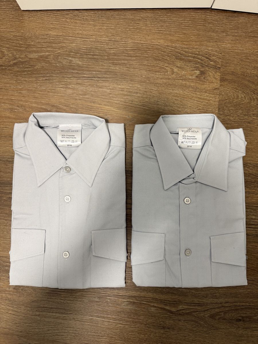 Armée suisse Uniformes: Schweizer Armee Hemd 90 – Neuf (Voir description) à Riehen par RicoTheBullet