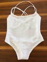 2 Bodys, weiss, Bershka S und Chicorée XS